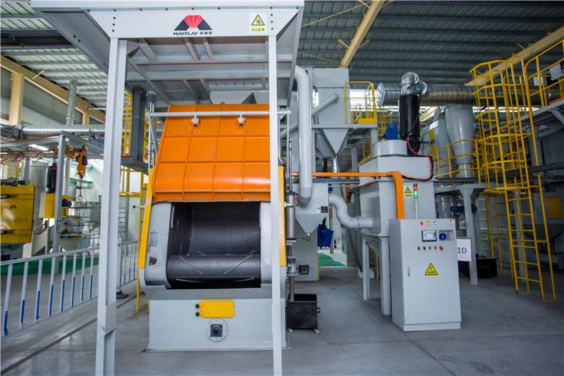 Shotblasting machines with conveyor belt in rubber and steel